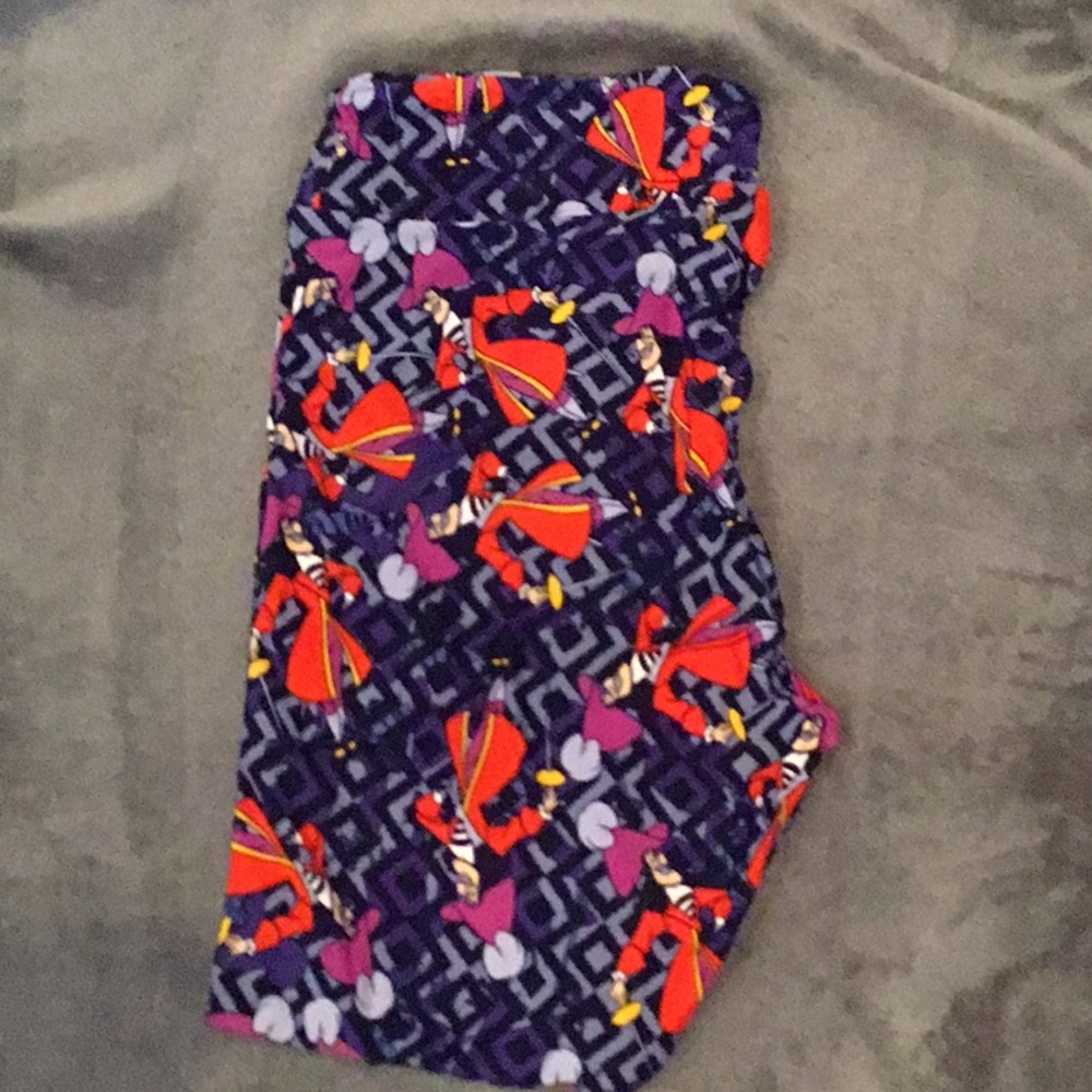 LuLaRoe leggings.
